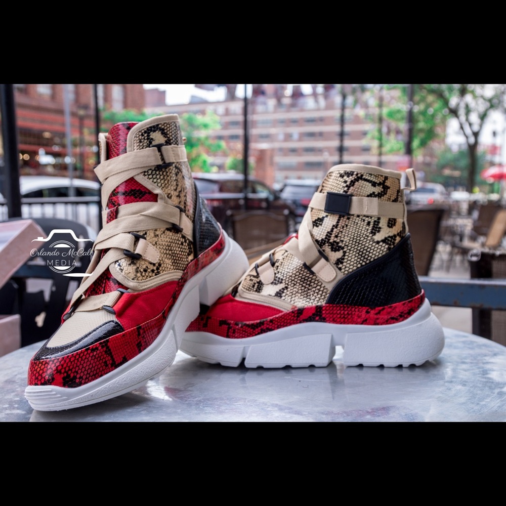 Women’s high top sneaker - Picture 8 of 11